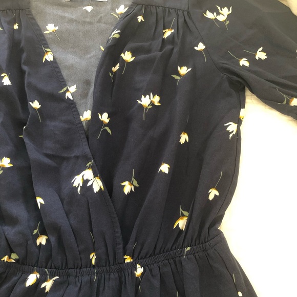 Urban Outfitters Navy Floral Romper - Picture 2 of 6